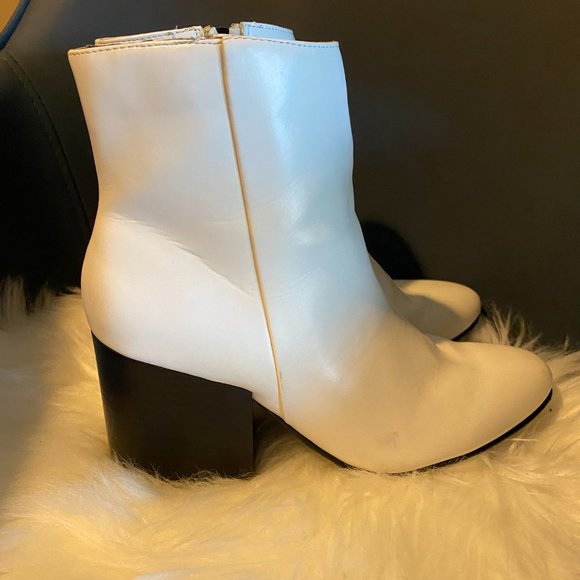 White hot boots! - Picture 6 of 8